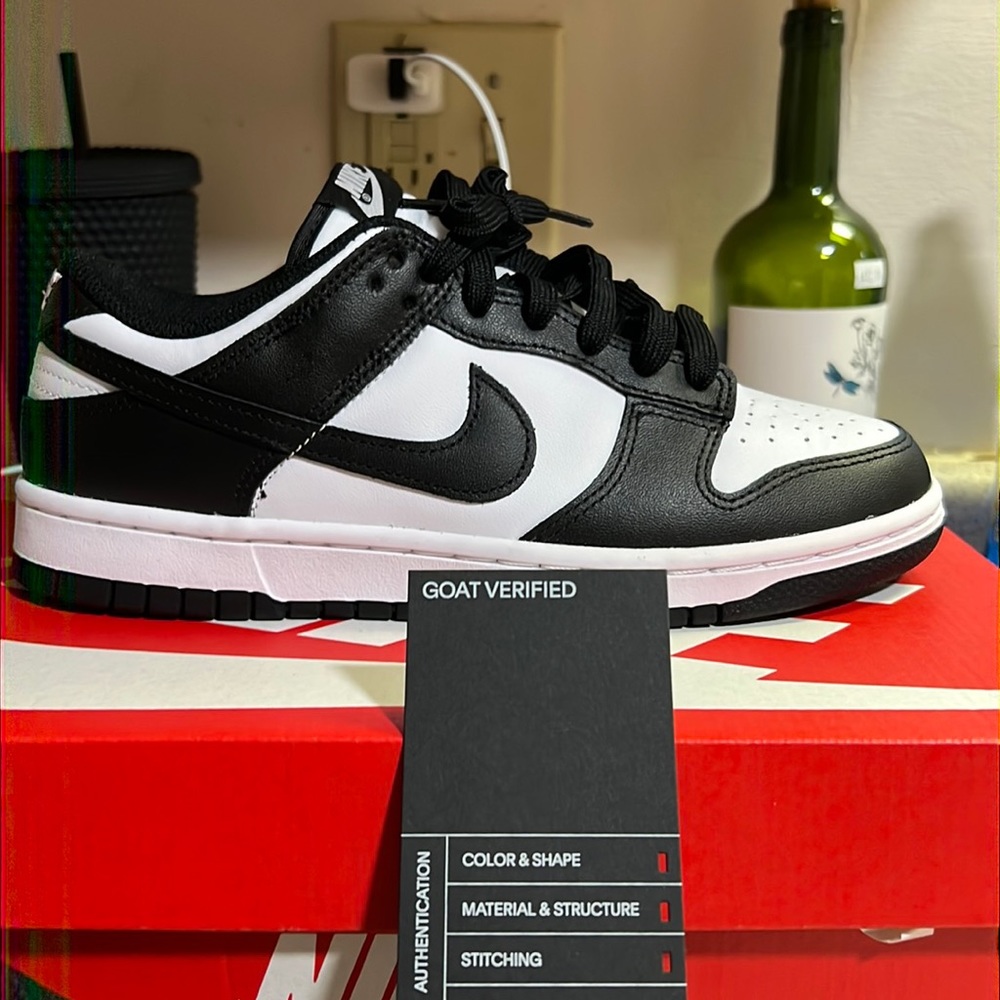 **** NIKE DUNKS LOW 8.5 WOMENS*** brand new bought 8/1/22 from GOAT verified.